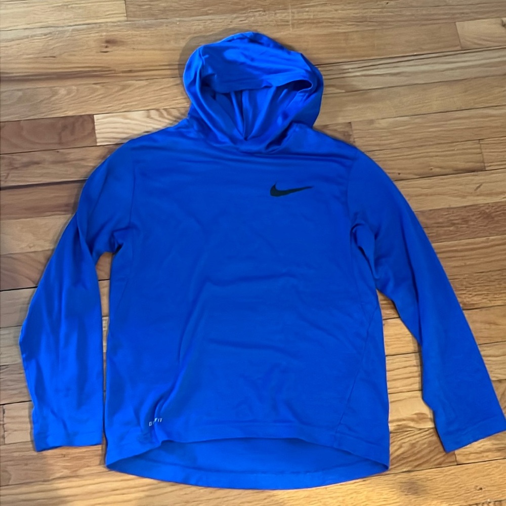 Nike Dri-Fit boys hooded shirt.  Size Large. Excellent condition.